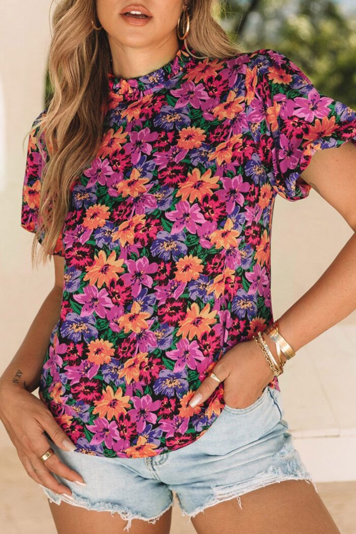 Chic Multicolor Floral Print Blouse with Round Neck and Puff Sleeves
