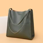 Stylish and Spacious / Large Capacity Tote Bag for Women's Commuter and Hand-Carrying Needs