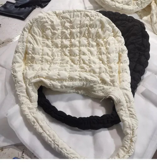 Lightweight Crossbody Bags - Chic & Spacious Options for Modern Women