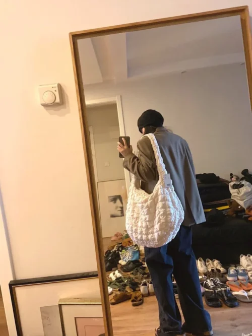 Lightweight Crossbody Bags - Chic & Spacious Options for Modern Women