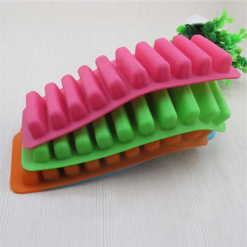 Creative Silicone Ice Cube Tray Mold: Fun Finger-Shaped Dessert Mold - Image 5