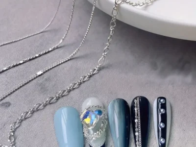 3D Nail Art Decoration: Nail Chain with Glitter and Metal Punk Nail Studs - Unique Jewelry Accessories for Nails, Perfect for DIY Manicure Tips and Decorations