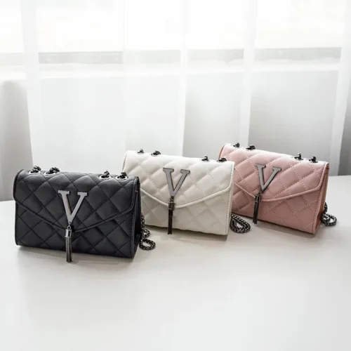 Timeless Elegance: Black Luxury PU Leather Handbags for Women with Plaid Pattern, Tassel, and Quilted Design
