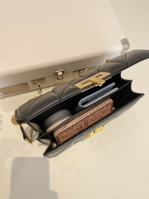Elevate Your Style with our Embossed Diamond-Shaped Fashion Chain Shoulder Bag