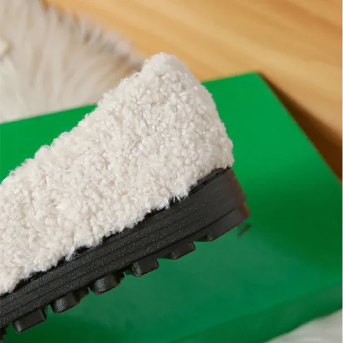 Elevate Your Winter Wardrobe with Plush Cotton Shoes / Stylish, Warm, and Available in Larger Sizes