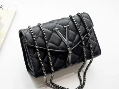 Timeless Elegance: Black Luxury PU Leather Handbags for Women with Plaid Pattern, Tassel, and Quilted Design