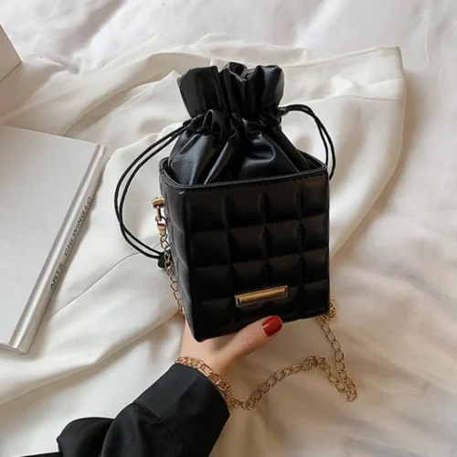 Square-Shaped Crossbody Bag / Box Design with Chain Strap, Ideal Shoulder Bag for Special Occasions