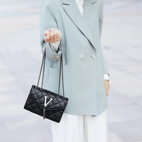 Timeless Elegance: Black Luxury PU Leather Handbags for Women with Plaid Pattern, Tassel, and Quilted Design