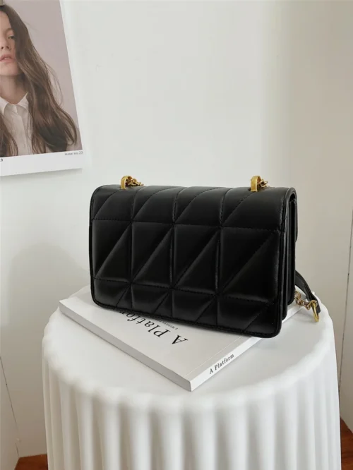 Elevate Your Style with our Embossed Diamond-Shaped Fashion Chain Shoulder Bag