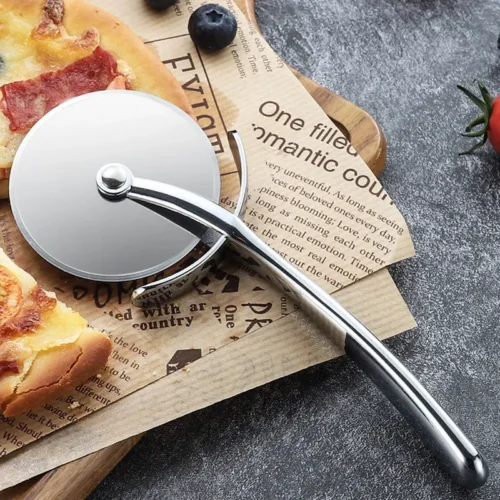 Stainless Steel Pizza Cutter - Perfect for Cutting Pizza, Bread, and Pastries