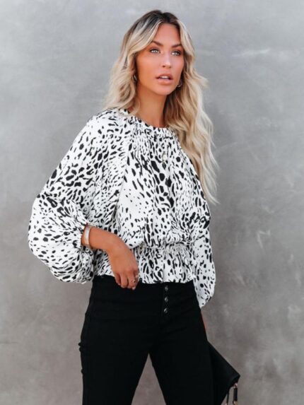 Women's Chic Leopard Printed Round Neck Casual Top
