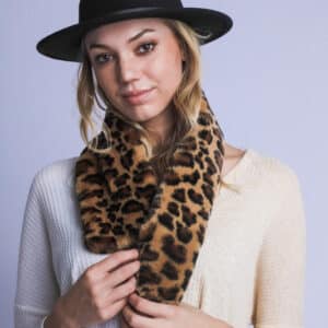 Stylish Leopard Print Faux Fur Scarf- Elevate Your Look with Trendy Animal Print Accessories