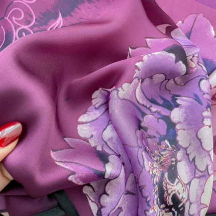 Square Silk Scarf- Elegant Print Shawl for Women - Luxurious Fashion Accessory, 110x110cm