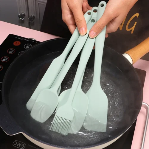 Silicone Baking Tool Set - 6pcs Cake Spatulas, Cream Spreaders, & Oil Brush