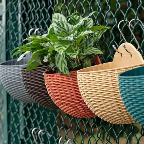 Stylish Rattan Simulation Plastic Plant Pot – Wall-Mounted Flower Pot