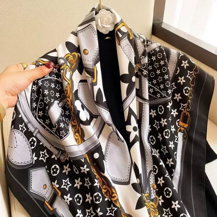 Black and White Chain Print with Geometric Patterns, Versatile Shawl Ideal for Stylish Dates