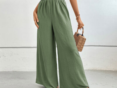 Flared Wide-Leg Pants in a Solid Color