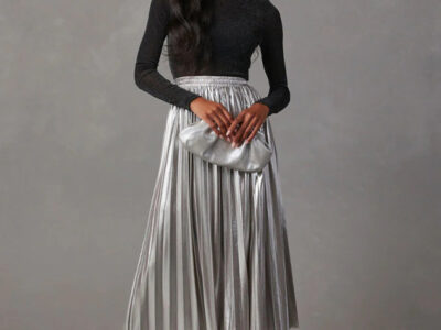 New High-Waisted A-Line Mid-Length Skirt with Shimmering Pleats