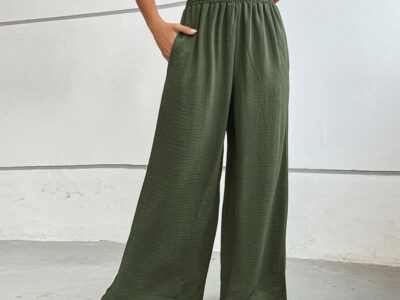 Flared Wide-Leg Pants in a Solid Color