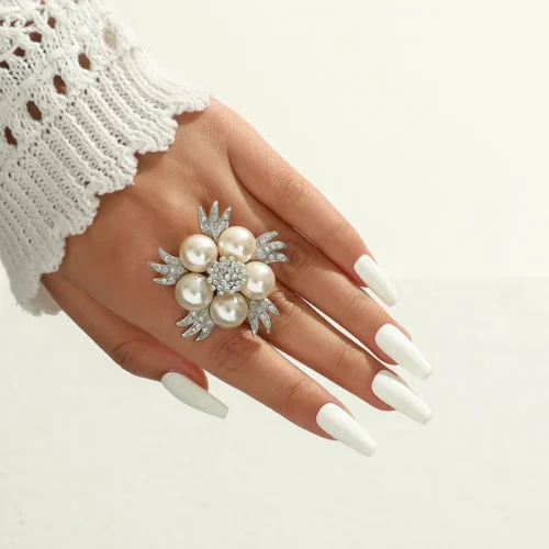 Luxury Crystal Flower Rings for Women - Vintage Statement Jewelry for Weddings and Gifts