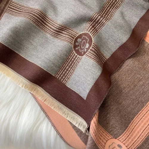 Premium Warm Scarf for Women – Stylish & Fashionable Accessory