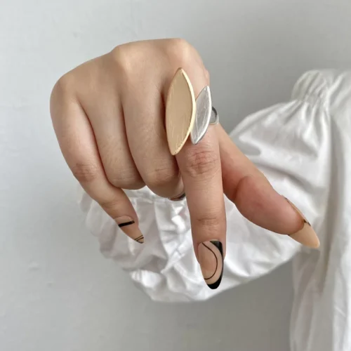 Bold Elastic Rope Adjustable Rings – Irregular Geometric Matte Gold Chunky Jewelry for Women and Men