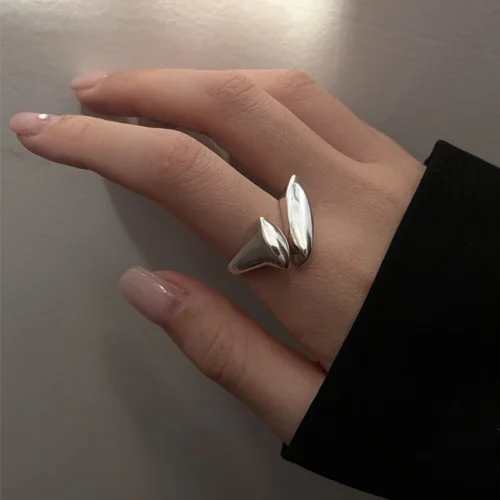 Stunning Fashion Designer Water Drop Ring – Gold & Silver Luxury Jewelry for Women