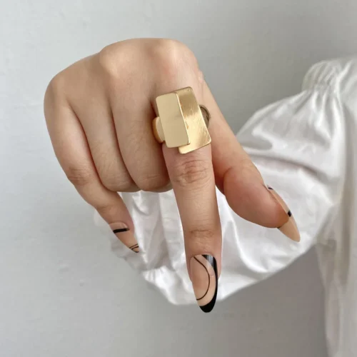 Bold Elastic Rope Adjustable Rings – Irregular Geometric Matte Gold Chunky Jewelry for Women and Men