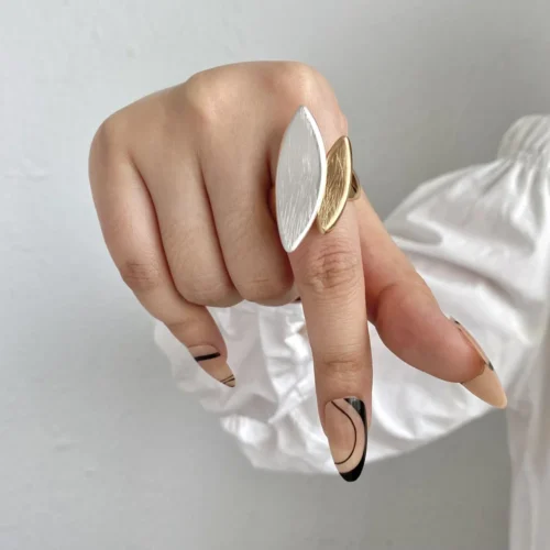 Bold Elastic Rope Adjustable Rings – Irregular Geometric Matte Gold Chunky Jewelry for Women and Men