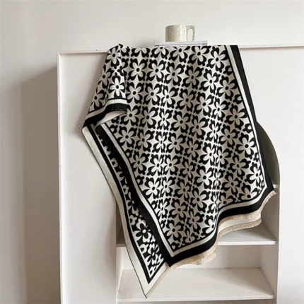 Ultra-Soft Double-Sided Velvet Shawl - Winter Warm Scarf, Versatile Outdoor Wrap, Cotton Polyester