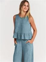 Elegant Sleeveless Pleated Vest with Wide-Leg Cropped Pants Casual Suit