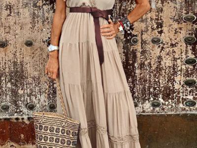 Chic French-Style High-Waist V-Neck Maxi Dress with Elegant Stitching