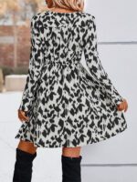 Chic and Trendy- Fashion New V-Neck Long-Sleeved Printed Dress