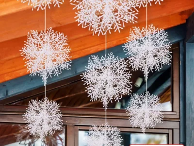 30PCS Christmas Plastic Snowflake Decor – White Artificial Snowflakes for Trees, Xmas, New Year, & Home Parties