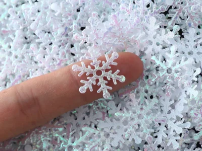 300/600pcs 2cm Artificial Christmas Snowflakes – Confetti & Fake Snow Patches, Home Decor, & Navidad