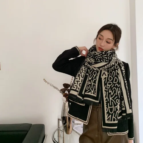 Elegant Luxury Versatile Scarf for Women – Fashionable & Multi-season Accessory