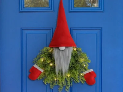 Festive Christmas Wreath with Glowing Gnome Doll Ornament – Front Door Party Scene Decoration for Indoor Use