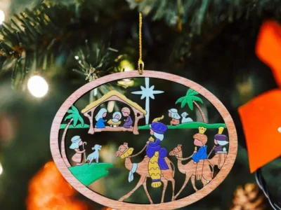 Nativity Scene Wooden Pendant – Hollow Decoration, Lovely & Delicate Ornament for Christmas Tree