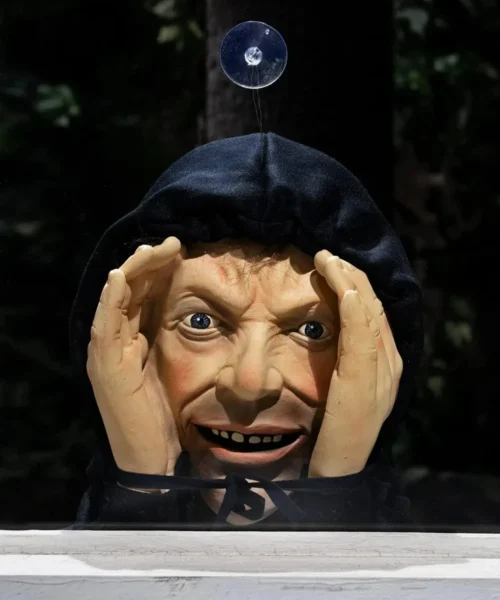 Scary Peeper Freak Halloween Decoration – Clown Indoor and Outdoor Window Hanging Mask