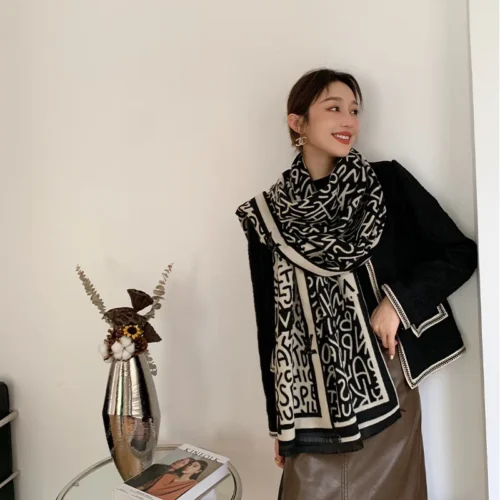 Elegant Luxury Versatile Scarf for Women – Fashionable & Multi-season Accessory