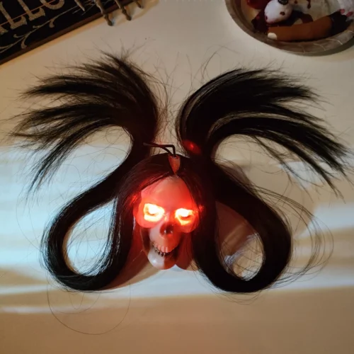 Halloween Hanging Ghost Skull with Long Hair and Glowing Eyes – Terror Skeleton Props - Image 2