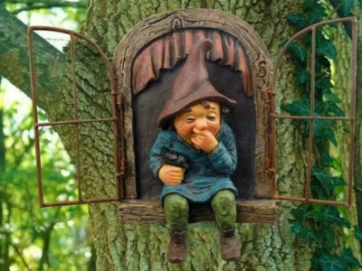 Creative Garden Statue – Elf Tree Hugger for Home, Courtyard, Porch, & Outdoor Garden Decoration