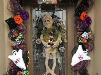 Halloween Decorations Mummy Wreath for Front Door/ Scary Mummy Welcome Wreath with Door Sign for Outdoor Porch Decoration