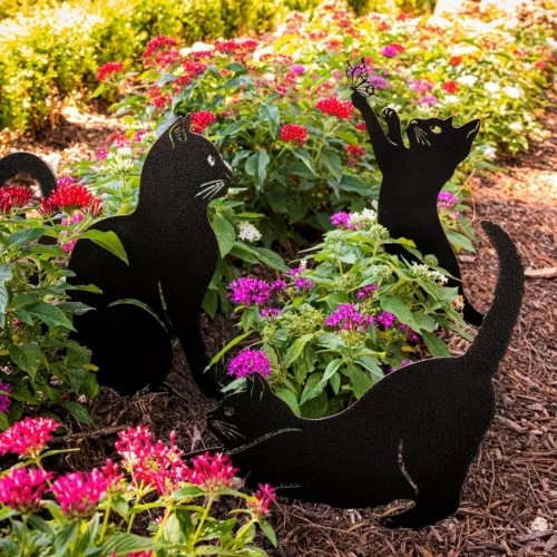 Metal Cat with Butterfly Fence Decoration | Cute Decorative Outdoor Statue for Cat Lovers’ Yard