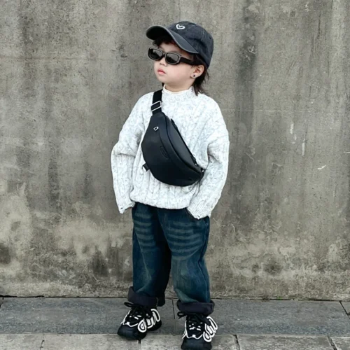 Fashionable Kids-Young Adults Waist Bag - Trendy and Secure Travel Accessory