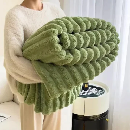 Imitation Rabbit Velvet Warm Blanket - Super Soft, Anti-Pilling, Machine Washable, 100% Polyester, Versatile for Bed, Sofa, Travel, and Winter Use, Available in Various Colors and Sizes
